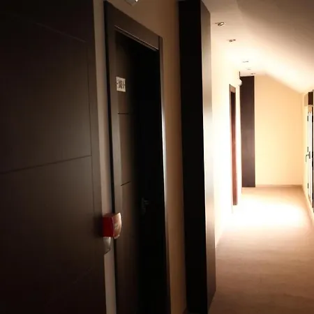Anabel Hotel 2*